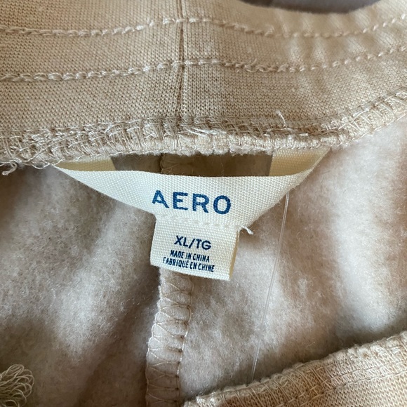 NWT* aéro jogging pants!! - Picture 3 of 4